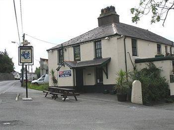 Holland Arms Hotel Gaerwen Экстерьер фото
