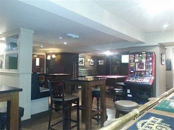 Holland Arms Hotel Gaerwen Экстерьер фото